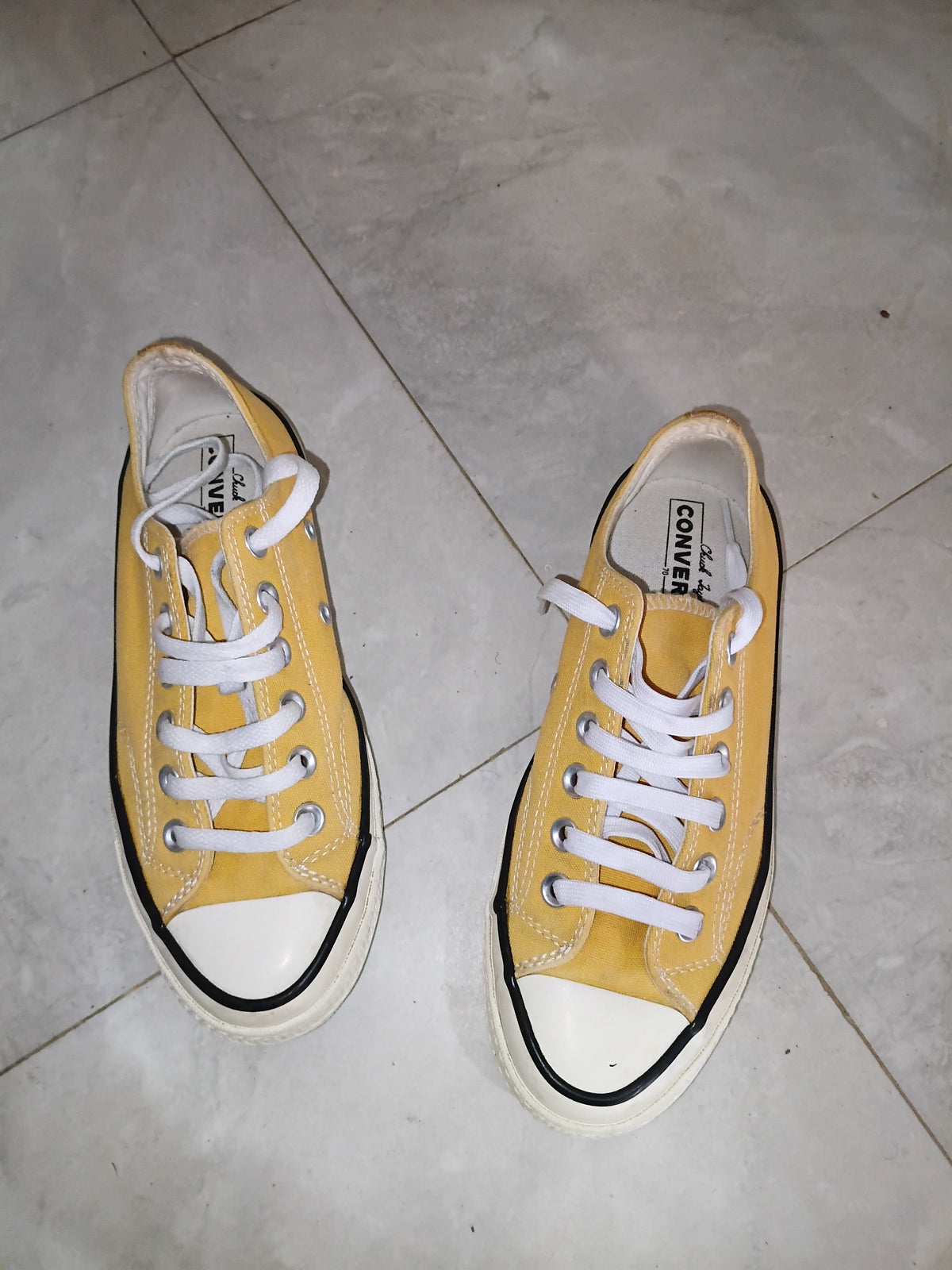 Yellow Floral Vintage Shirt , White Tee & Hand-Painted House Denim paired with yellow size 37 low-top Converse Outfit