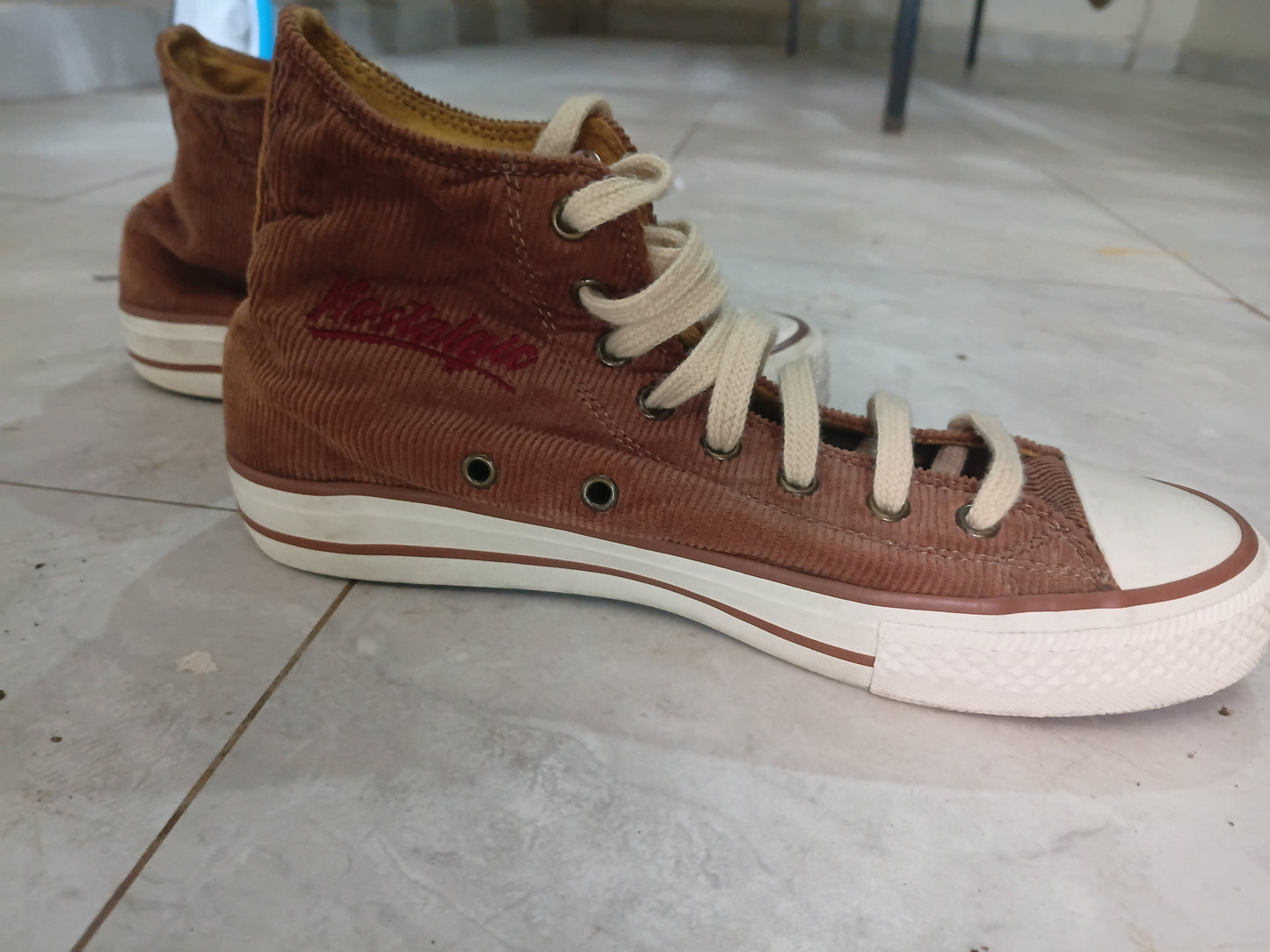 Nostalgic Corduroy High Top Sneakers – Brown (Size 39)