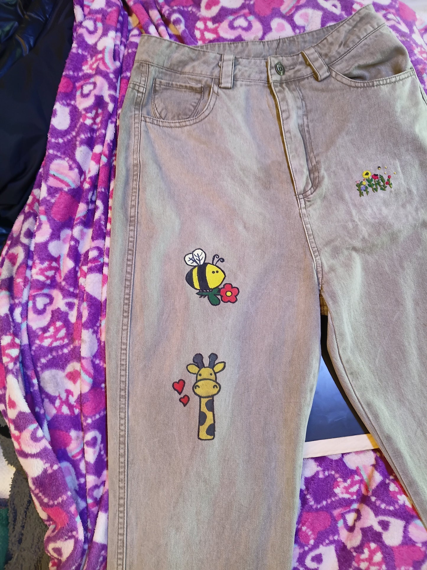 Graphic Embroidered Jeans – Waist 28